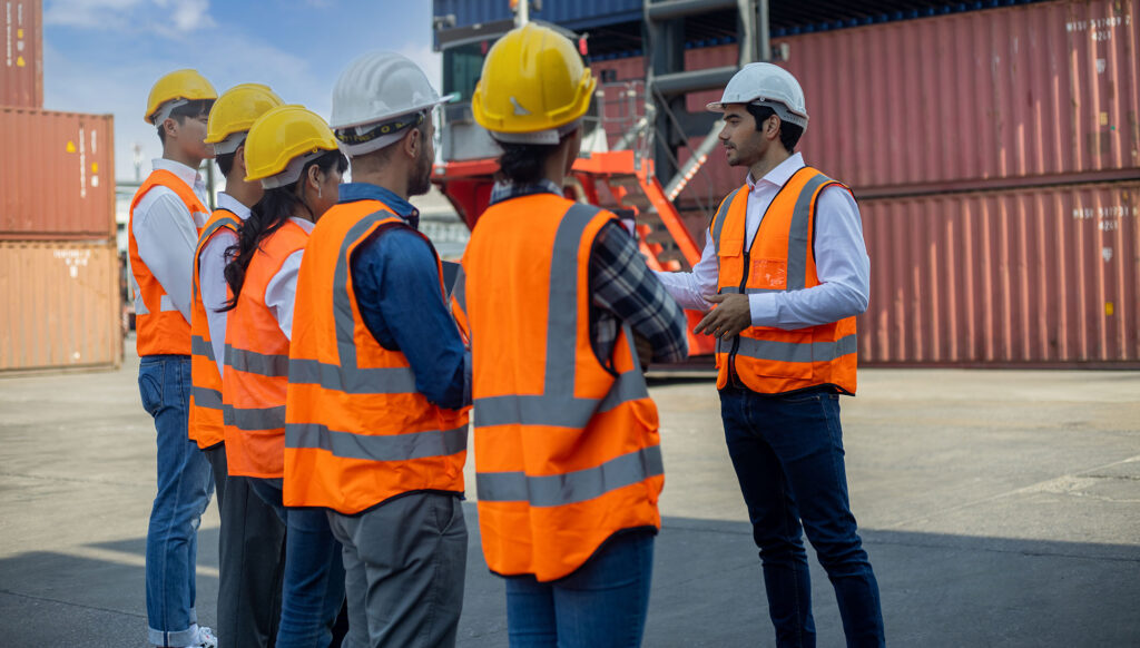 in-the-field-industrial-safety-meeting-toolbox-talk